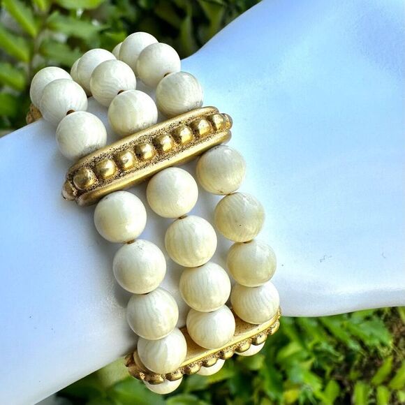 Napier cream and gold tone vintage multi strand bracelet - Picture 1 of 8
